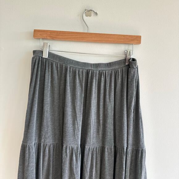 Sundry for Evereve Tiered Pull On Midi Skirt Pigment Soft Black L NWT - Picture 6 of 9